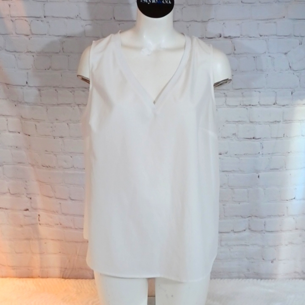 A New Day White Soft White Sleeveless Top‎ XL